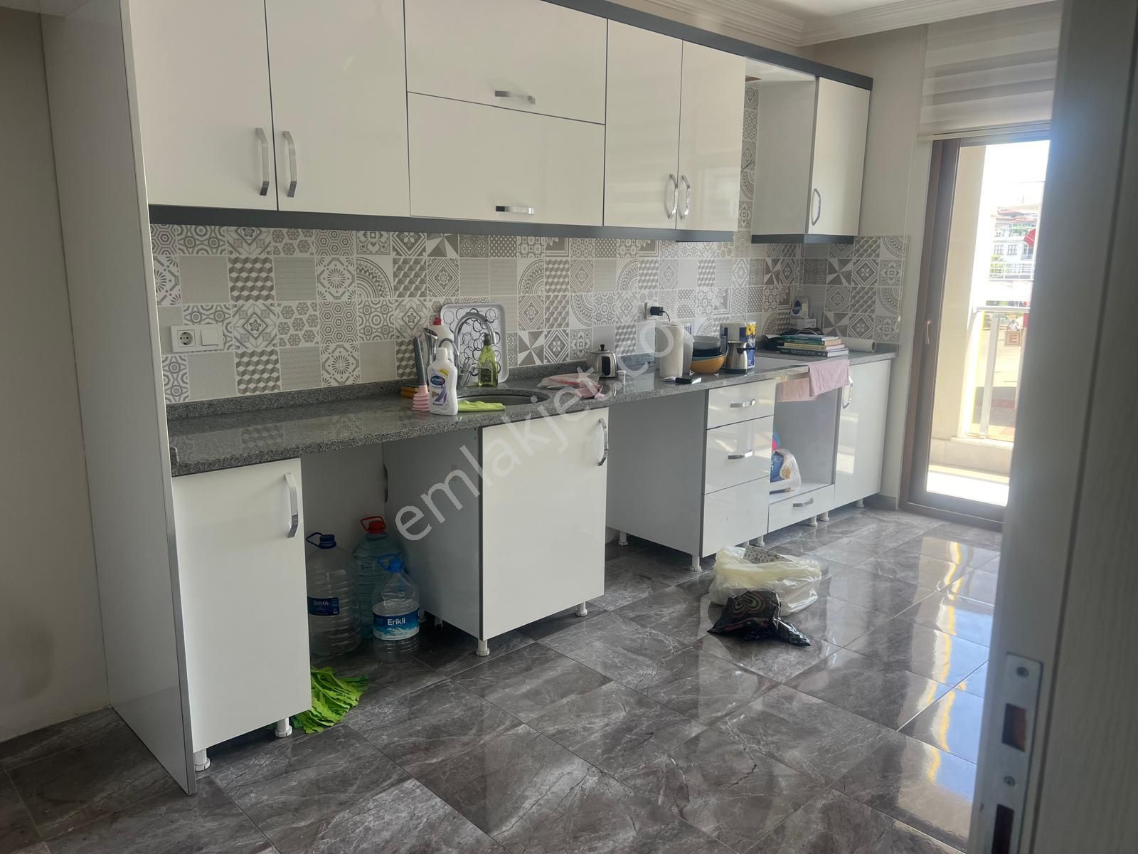 Alanya Oba Kiralık Ofis  Alanya Oba'da 2+1 Eşyalı Kiralık OFİS