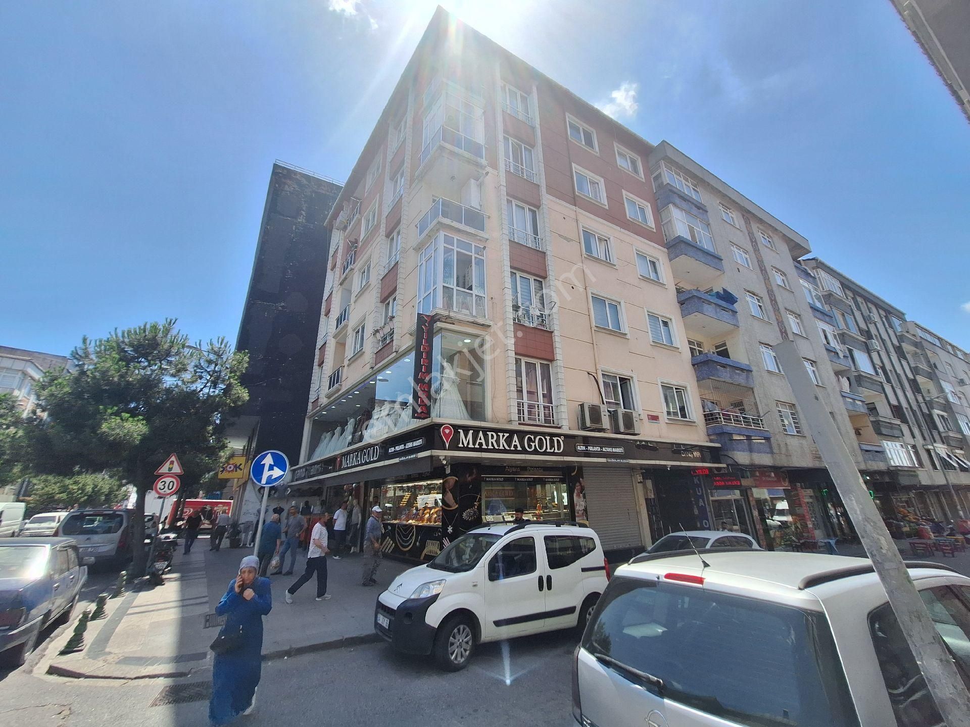 Bağcılar Yıldıztepe Satılık Daire  BAĞCILAR CADDESİNDE SATILIK 2+1 DAİRE 