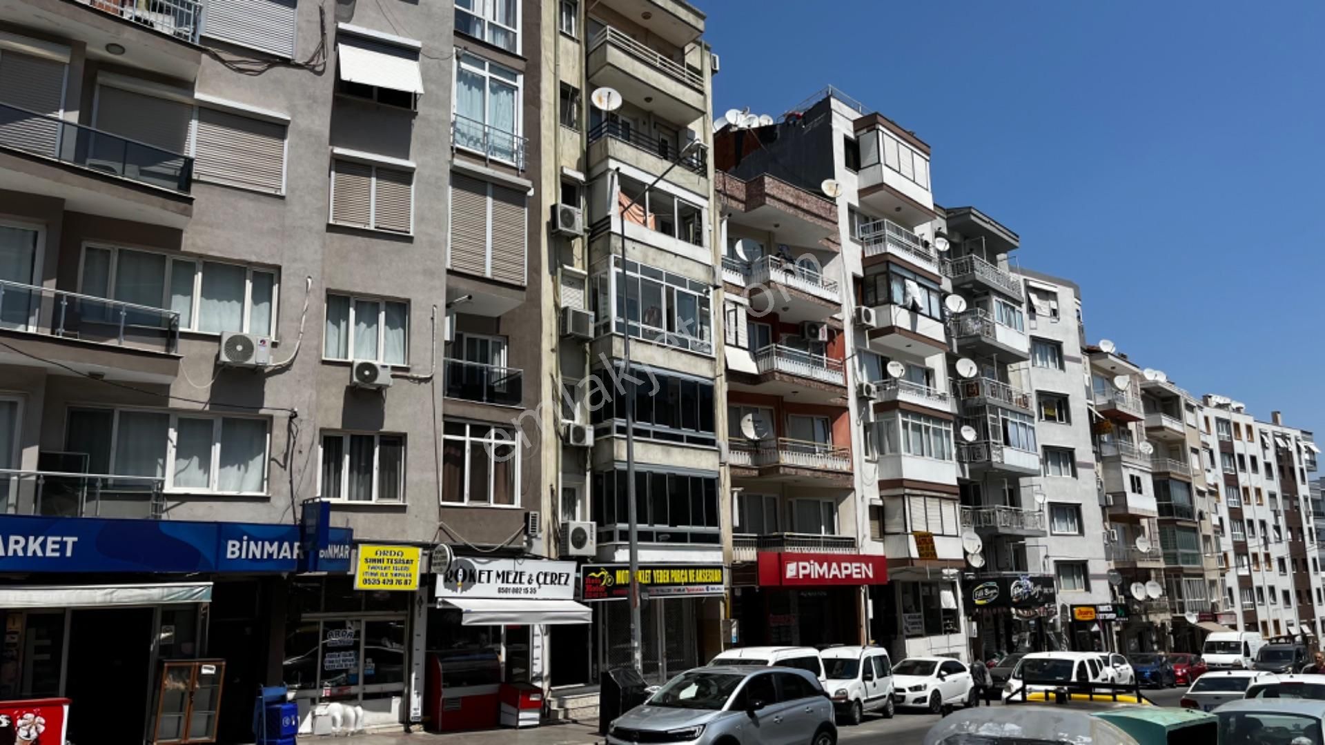 Karabağlar Doğanay Satılık Daire İzmir Yeşilyurt Cadde Üstü Satılık 2+1 Daire