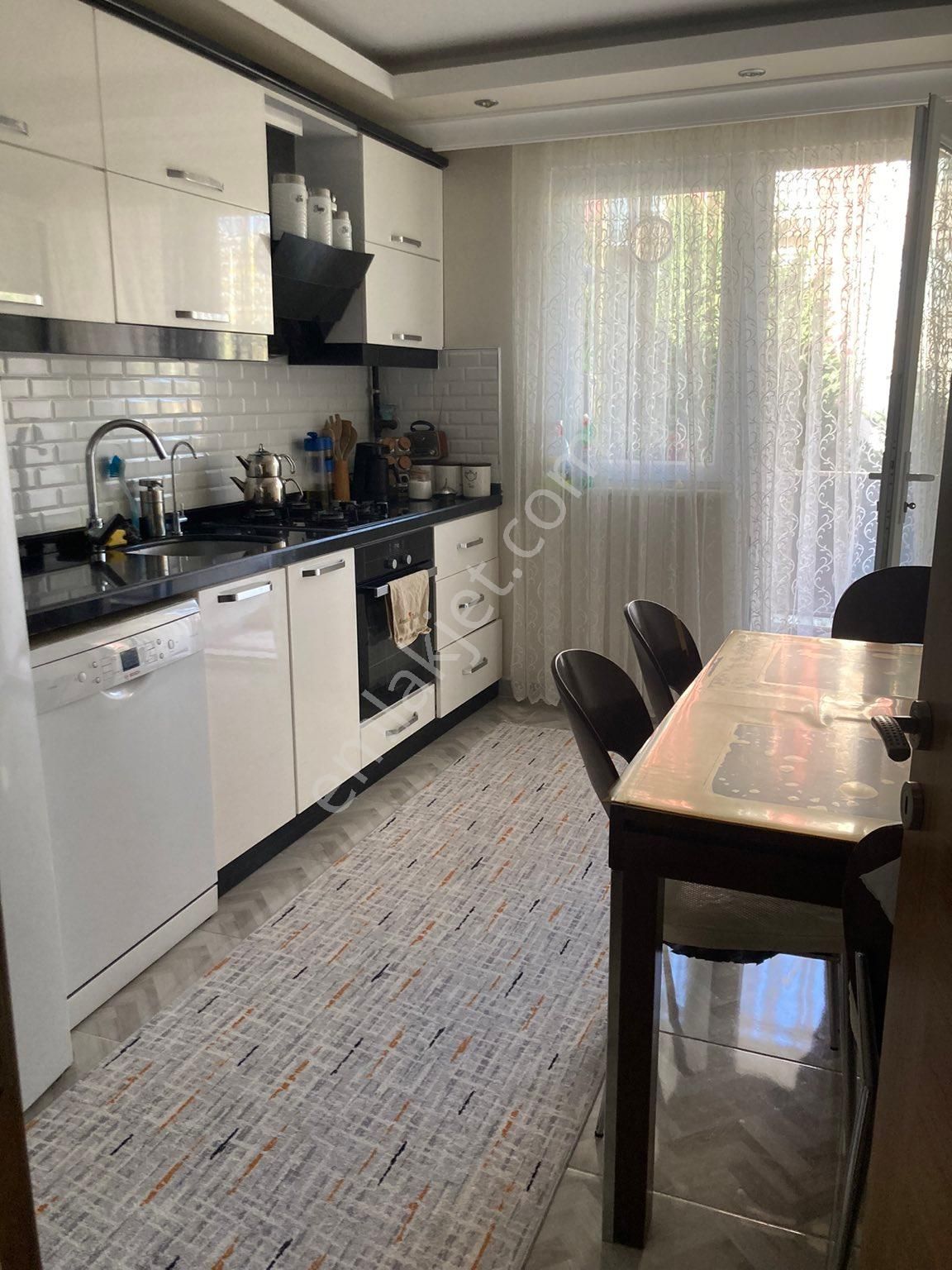 Silivri Yeni Satılık Daire Silivri Deniz Konakları 2 sitesi satılık 3+1 daire