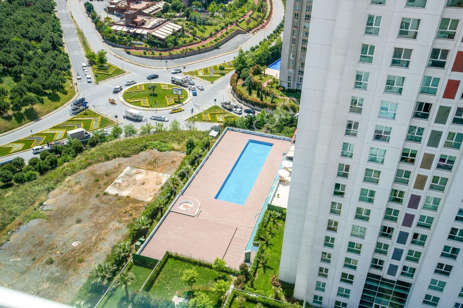 Ataşehir Atatürk Kiralık Daire  Ataşehir Ağaoğlu Sky Towers Yeni Eşyalı 1+1 Kiralık (645)