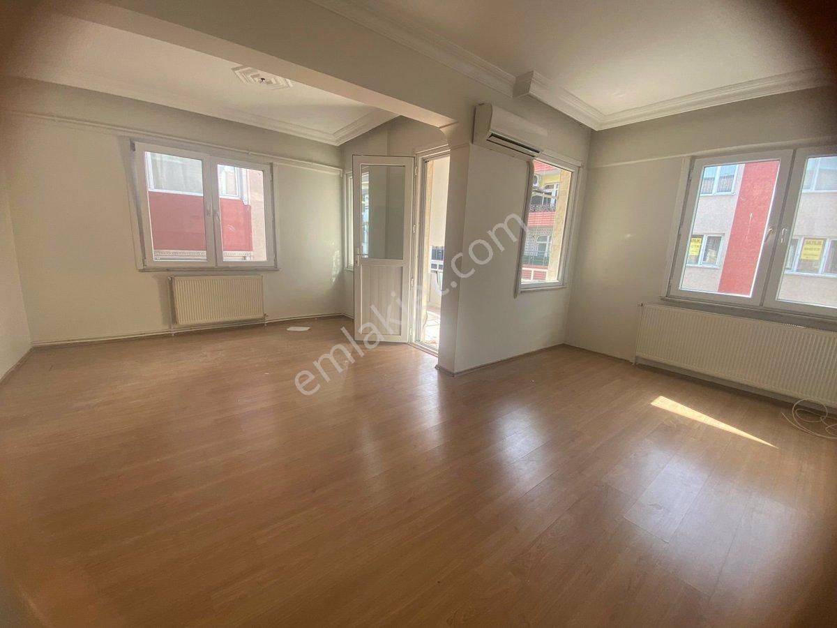 Zeytinburnu Nuripaşa Satılık Daire ZEYTİNBURNU CADDE ÜZERİ MERKEZİ BÖLGEDE SATILIK BOŞ 2+1 DAİRE