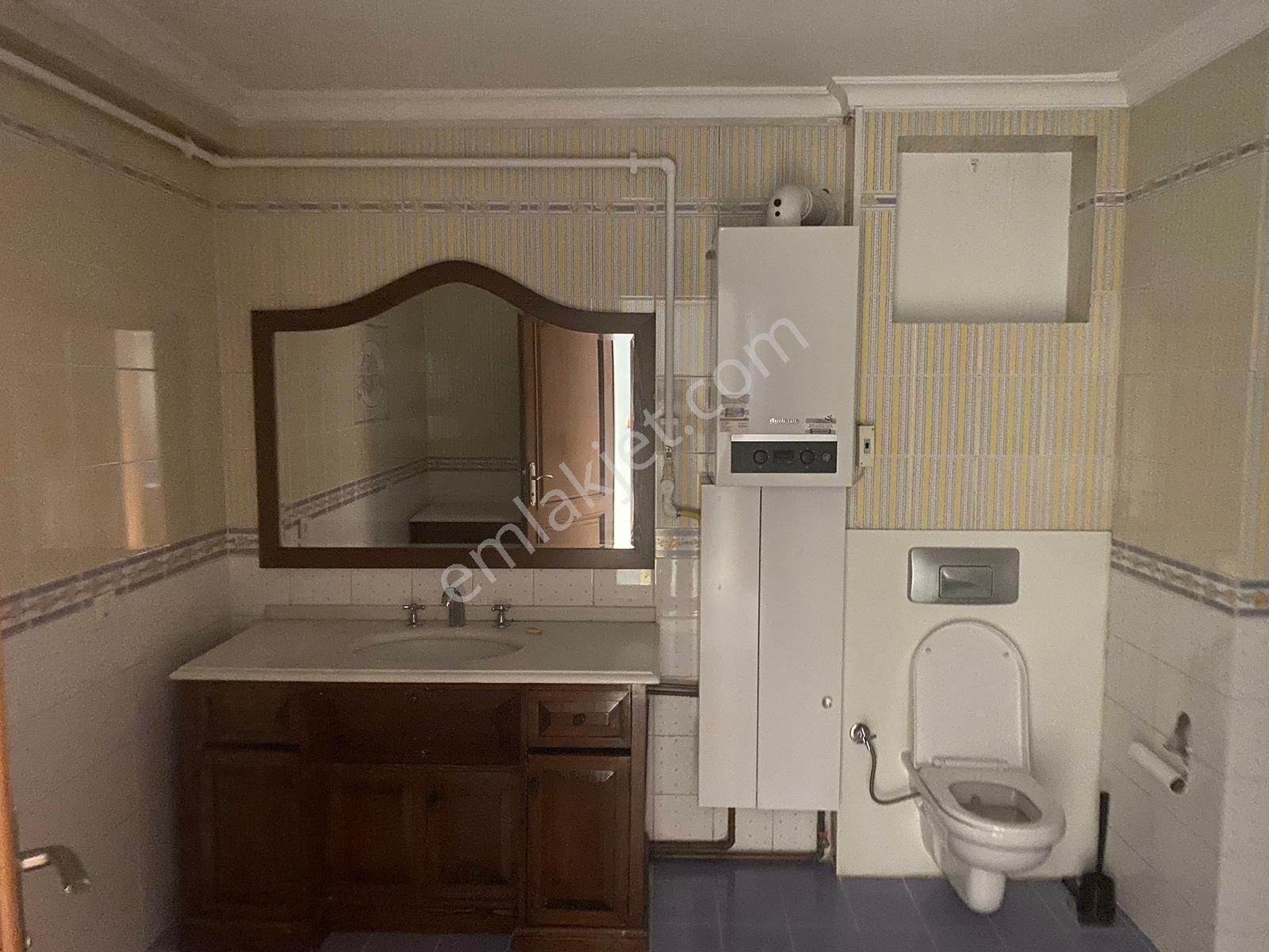 Beykoz Kavacık Kiralık Daire  Kavacık Merkezde Site İçinde 3+1 Kiralık Daire