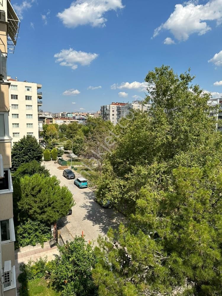 Bayraklı Mansuroğlu Kiralık Daire Bornova Kazımdirikte Geniş, Park Manzaralı Kiralık 3+1 Daire