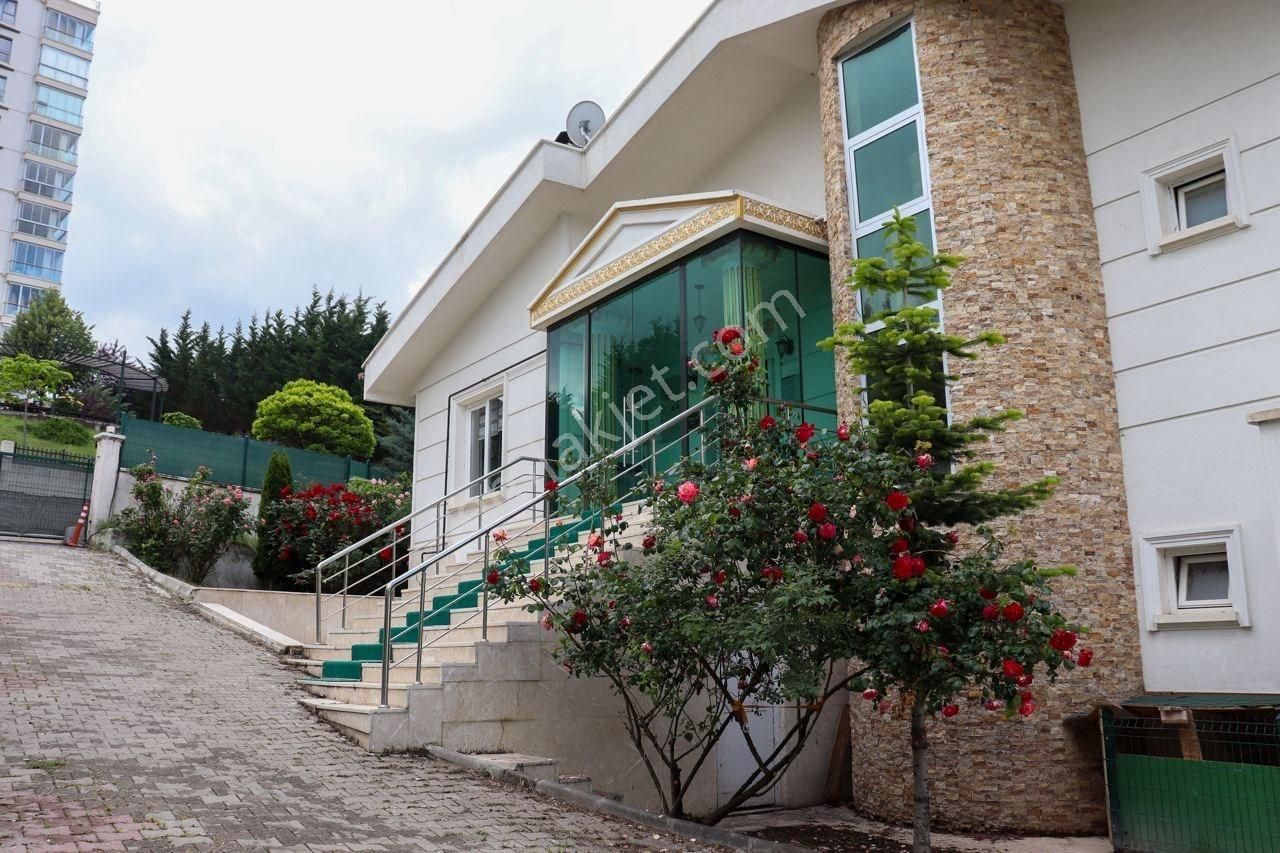 Çankaya Dodurga Satılık Villa  Dodurga Meşelik Sitesi'nde 8+1 Lüks Villa