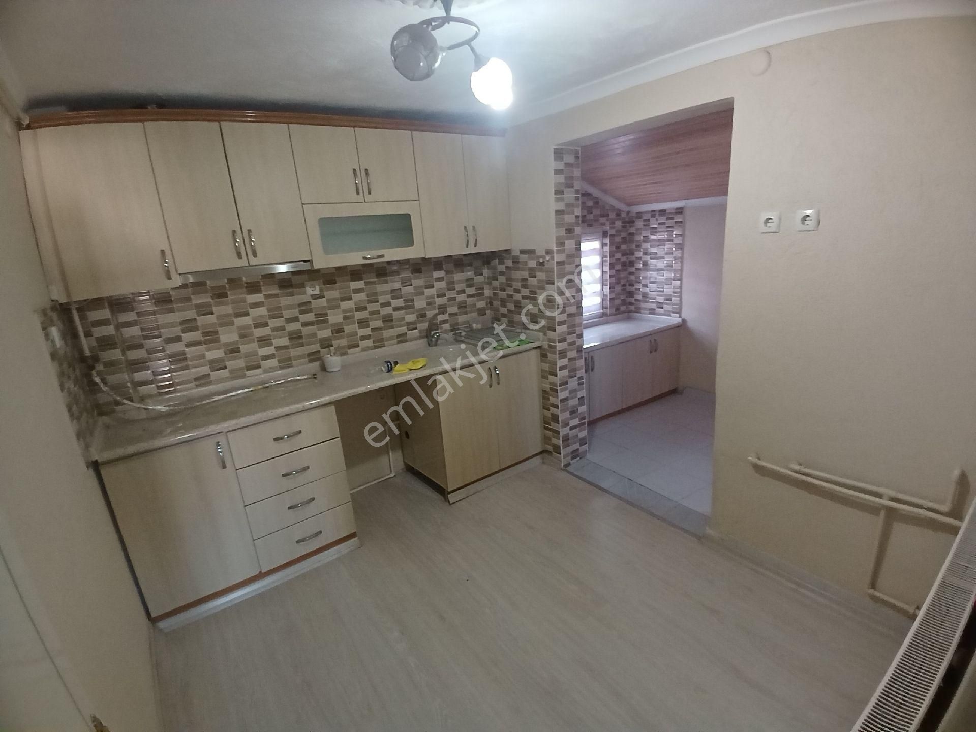 Karesi 1. Sakarya Kiralık Daire CANYAPI'dan 1.Sakarya mah 3+1 - 3.kat  temiz bakımlı daire