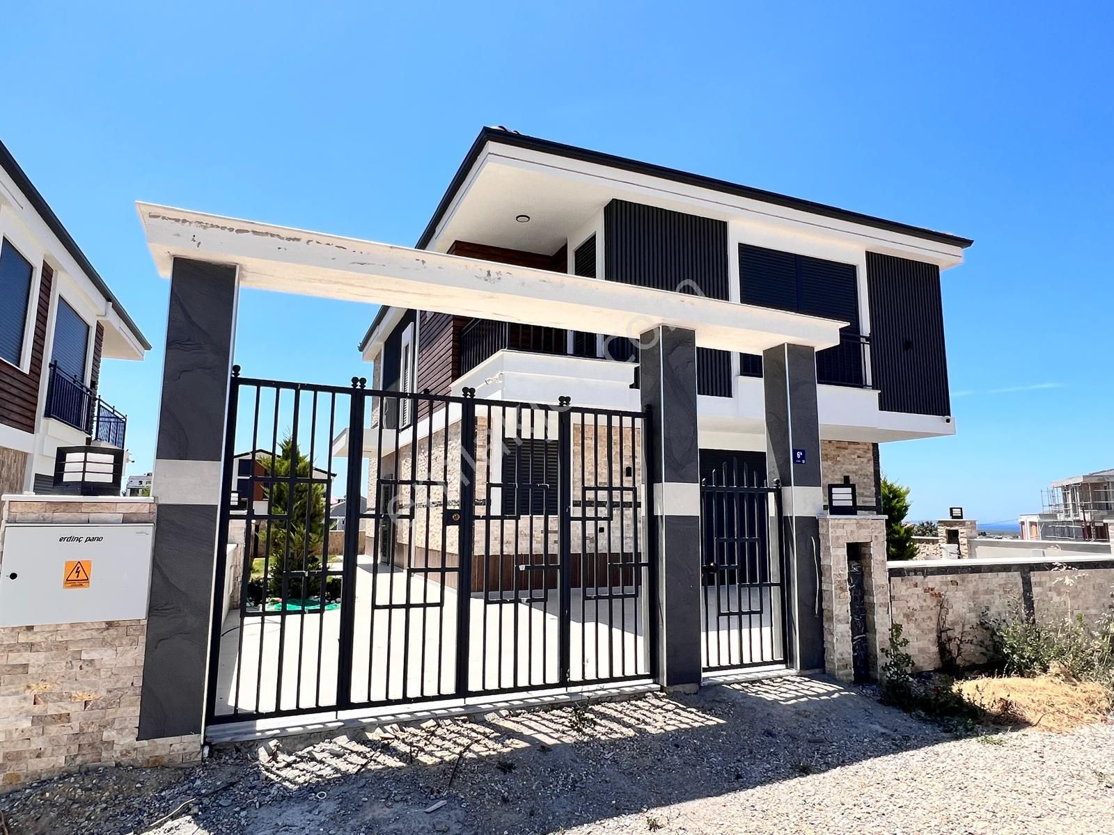 Didim Hisar Satılık Villa  AYDIN DİDİM HİSAR MAHALLESİNDE FULL DENİZ MANZARALI TAM MÜSTAKİL HAVUZLU 4+1 VİLLA