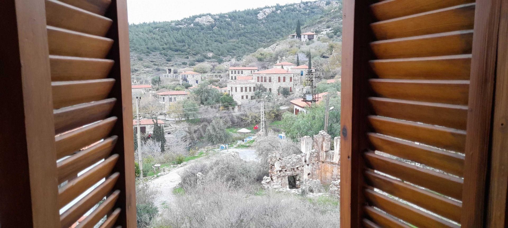 Eski Doğanbey'de Satılık Avlulu Taş Ev ( Harabe ) - Görsel 4