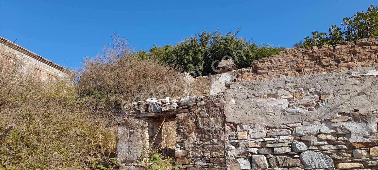 Eski Doğanbey'de Satılık Avlulu Taş Ev ( Harabe ) - Görsel 5