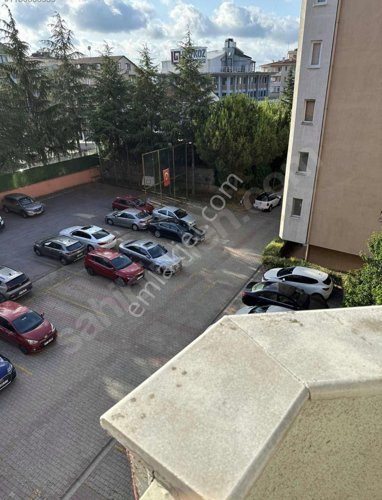 Beykoz Çubuklu Kiralık Daire Kavacık Merkezde Sitede 135 M Arakat Daire 