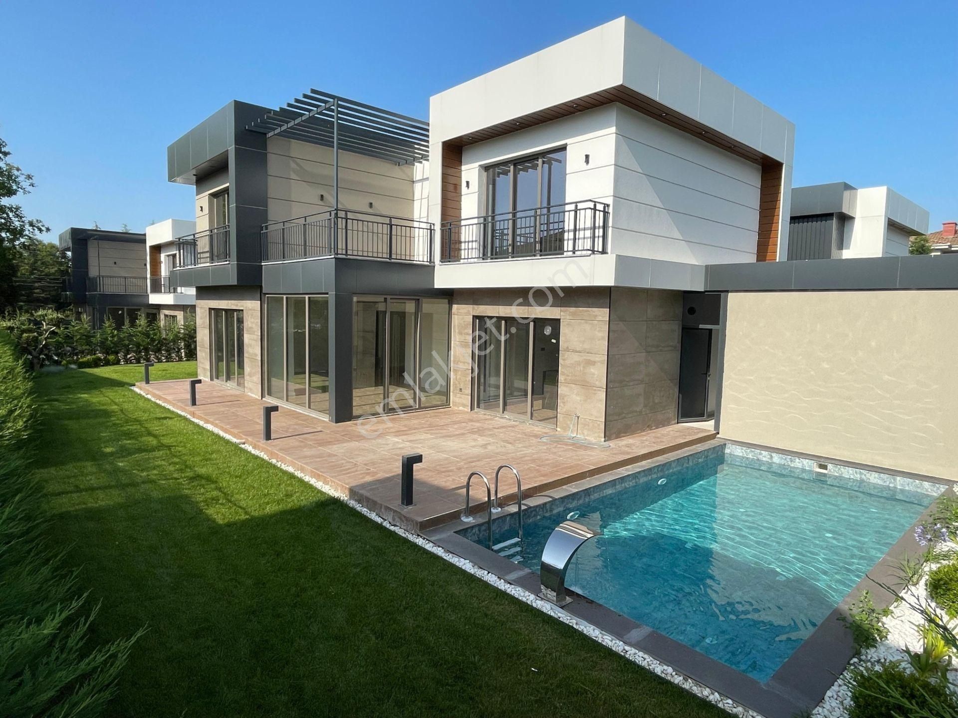 Sapanca Kırkpınar Soğuksu Satılık Villa Sapanca Kırkpınar'da 4.5+1 305 M2 Ultra Lüks Modern Villa