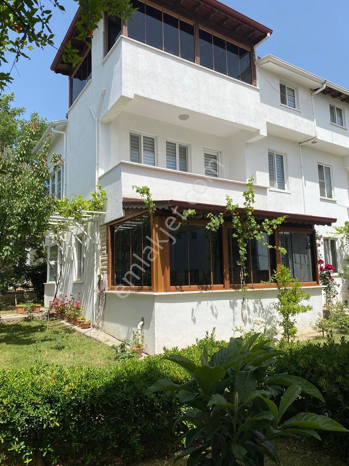 Edremit Çamlıbel Kiralık Villa Çamlıbelde sezonluk kiralık villa full eşyalı klimalı