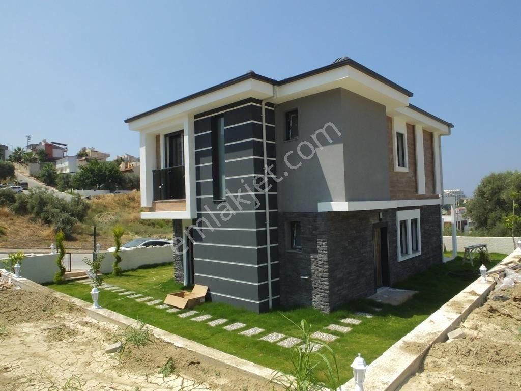 Kuşadası Kadınlar Denizi Satılık Villa  KADINLAR DENİZİ PLAJA YAKIN KÖŞE KONUMLU 3+1 TEK MÜSTAKİL VİLLA