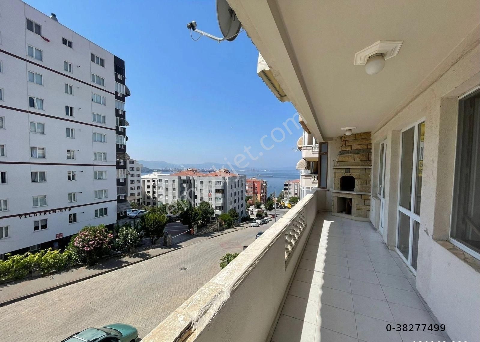 Gemlik Cumhuriyet Kiralık Daire Cumhuriyet Mahallesi'nde Deniz Manzaralı 3+1 Kiralık Daire