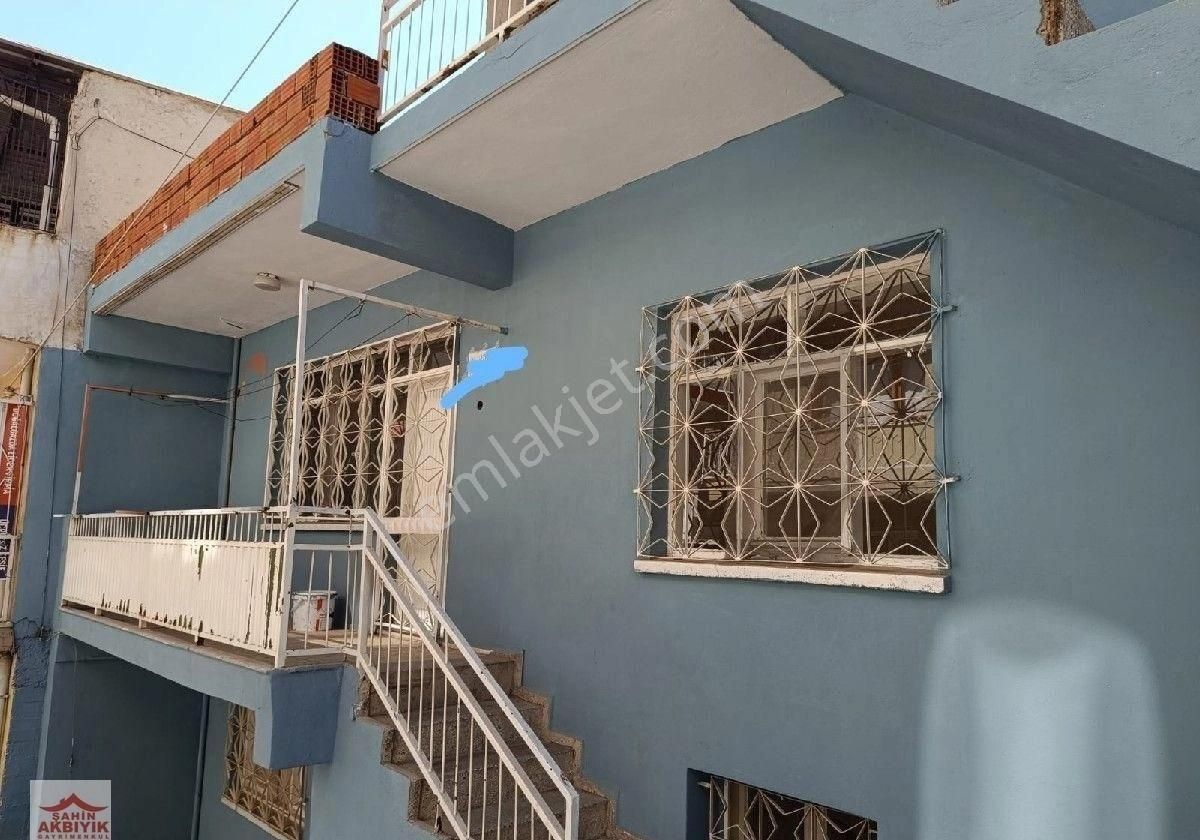 Bayraklı Cengizhan Satılık Müstakil Ev BAYRAKLI CENGİZHAN MAH. 2 KATLI MÜSTAKİL 110 m2