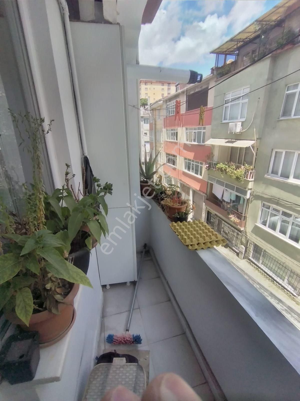 Eyüpsultan İslambey Satılık Daire EYÜP İSLAMBEYDE DÜZ KONUMDA 2+1 SATILIK DAİRE ARSA TAPULU