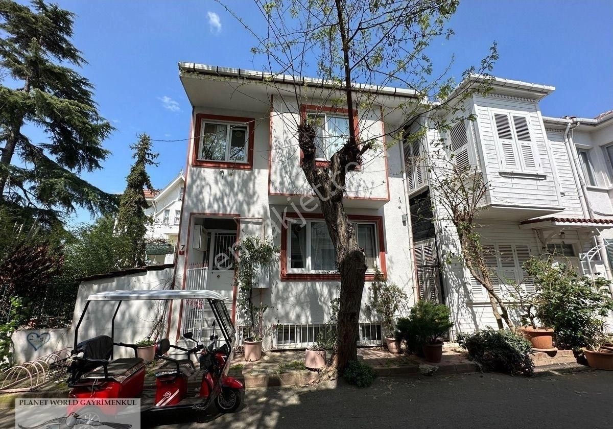 Adalar Maden Satılık Müstakil Ev Planet'tn Merkezde Denize Yakın 3 Daireli Komple Kargir Apartman