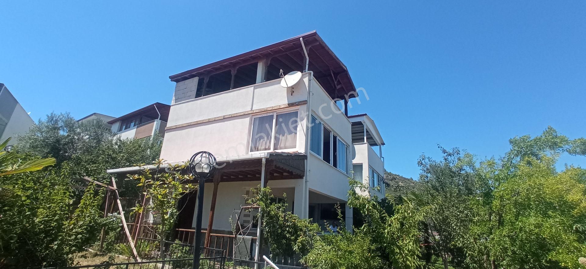 Ayvacık Küçükkuyu Bld. (Mıhlı) Satılık Villa  ARGUVAN EMLAKDAN KÜÇÜKKUYU MIHLİ BÖLGESİNDE SATILIK VİLLA.