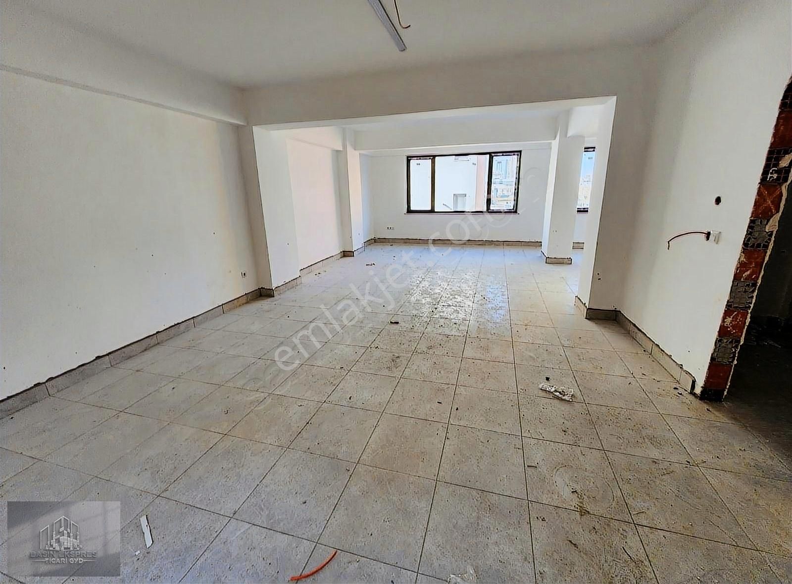 Bağcılar 15 Temmuz Kiralık Ofis SULYAPIDAN KİRALİK 250 M2 TOPLAM 3 KAT SIFIR PLAZA KATLARI