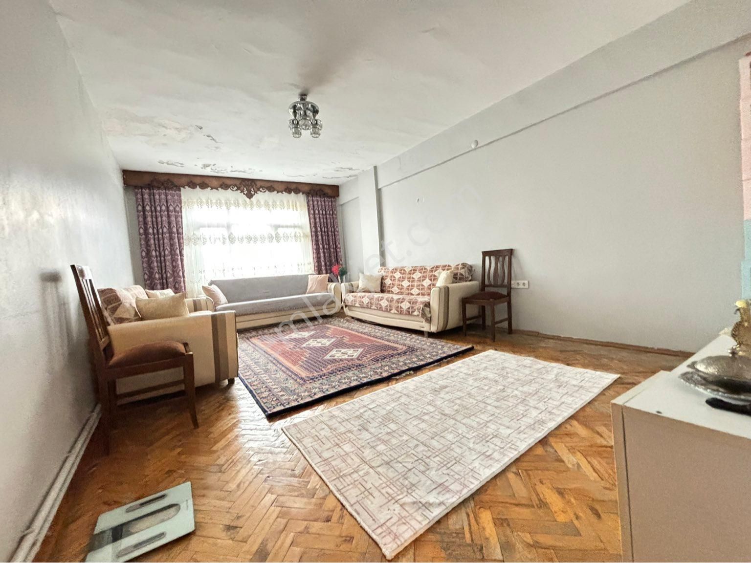 Zeytinburnu Çırpıcı Satılık Daire GÖKALP GAYRİMENKULDEN ÇIRPICI MAH. 2+1 110 m2 2.KAT SATILIK DAİRE