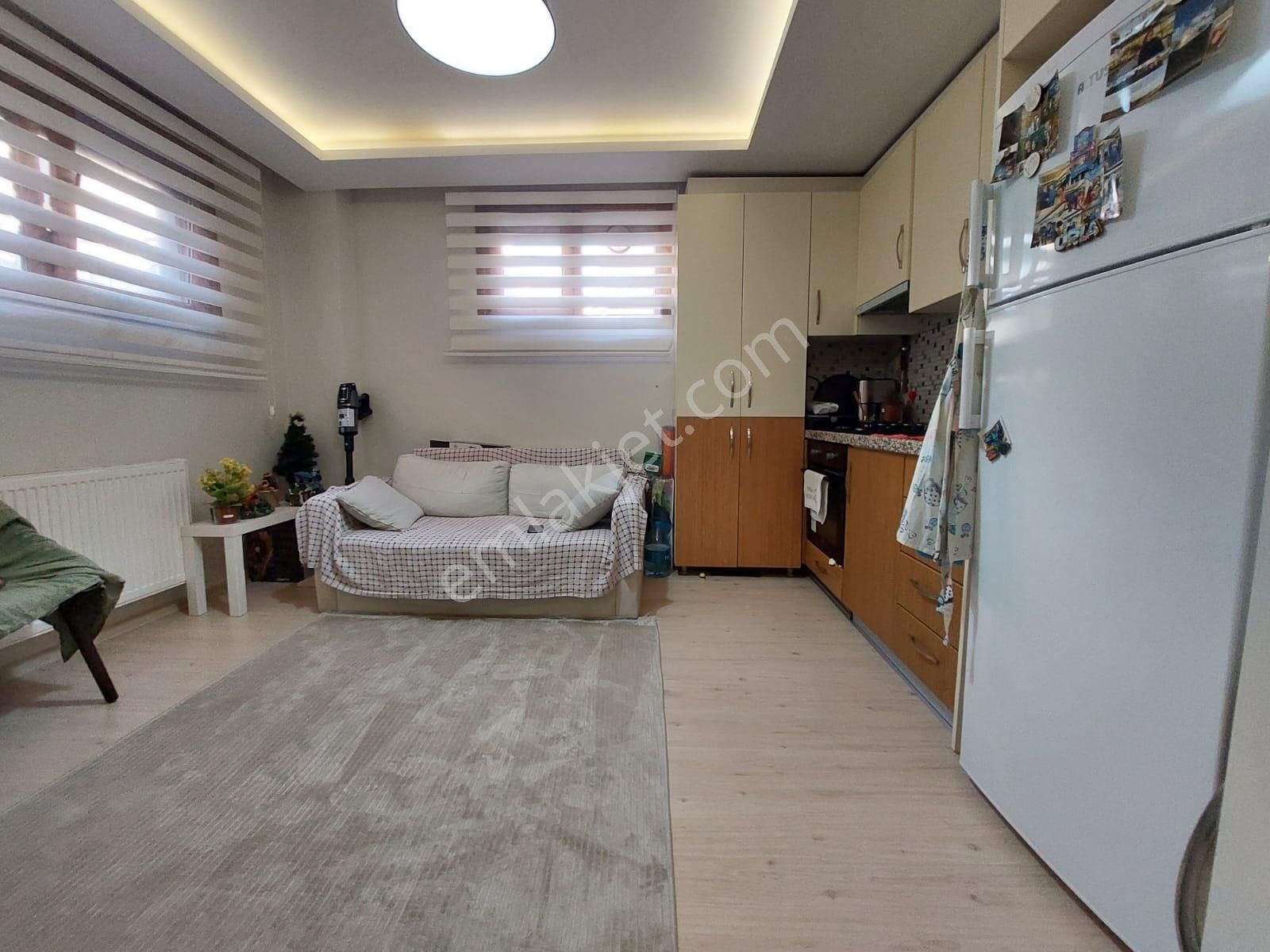 Ataşehir Kayışdağı Satılık Daire  ORYAŞTAN KAYIŞDAĞI YEDİTEPE ÜNİV.KARŞINDA EŞYALI 1+1 DAİRE