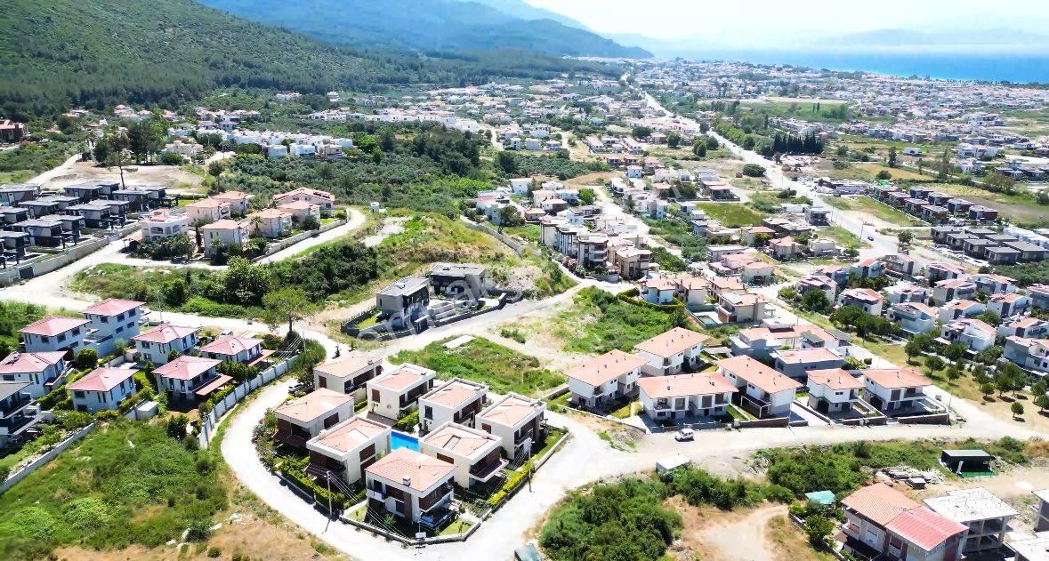 Kuşadası Güzelçamlı Satılık Villa İmarlı  Kuşadası Güzelçamlıda Anayola sıfır fırsat arsa