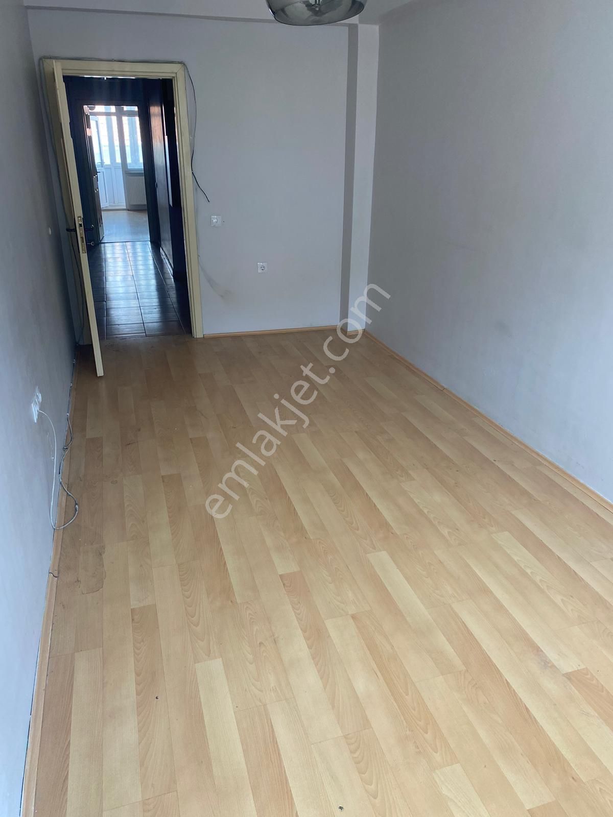 Tepebaşı Ömerağa Satılık Daire  ÖMERAĞA MAHALLESİN’DE 1+1 SATILIK APART