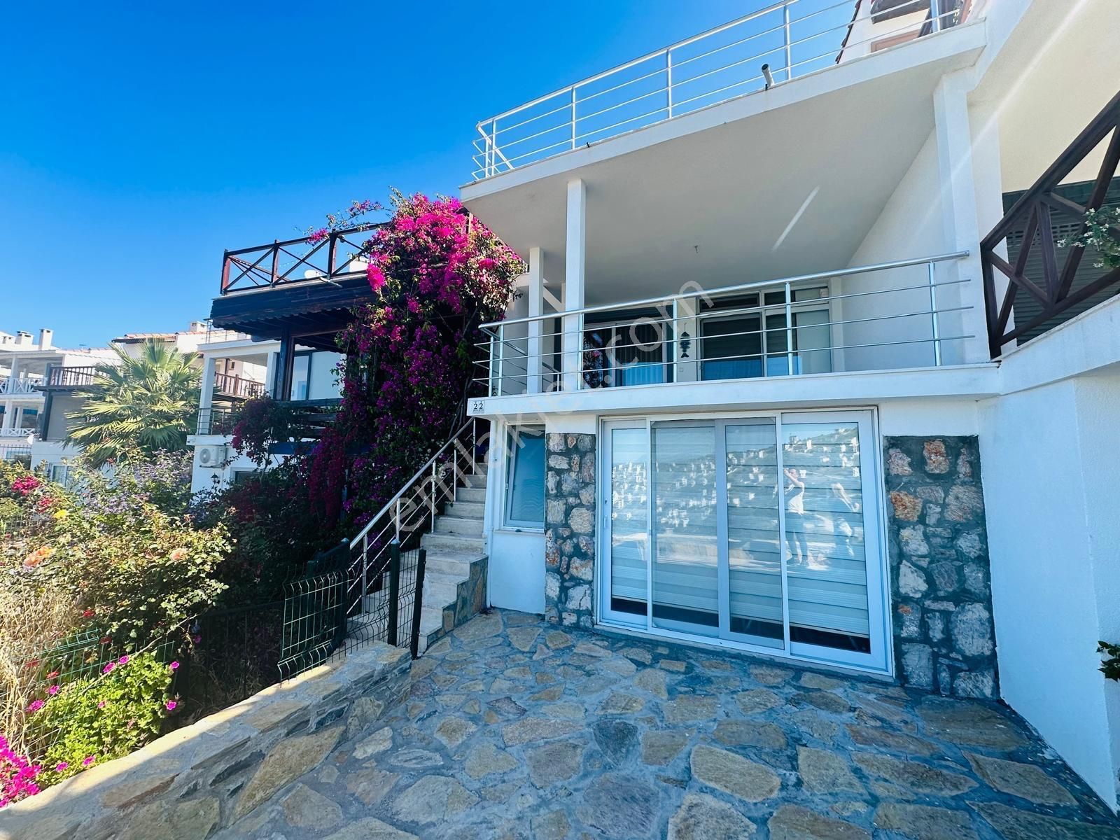 Milas Boğaziçi Satılık Villa Bodrum Boğaziçi Adabükün'de Full Deniz Manzaralı Triplex