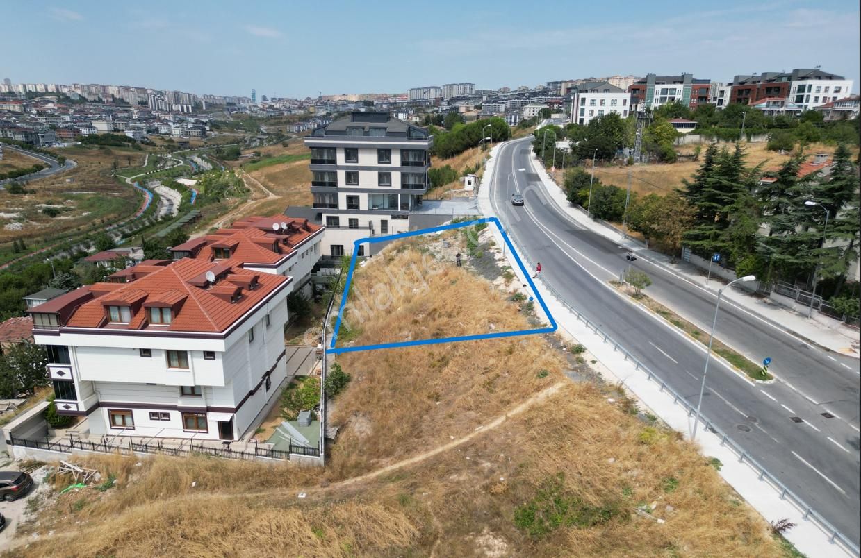 Beylikdüzü Kavaklı Satılık Konut İmarlı Zirveden Marinaya Yakın Ana Cadde Üstü Manzaralı Kotlu 500m2 Satılık Arsa