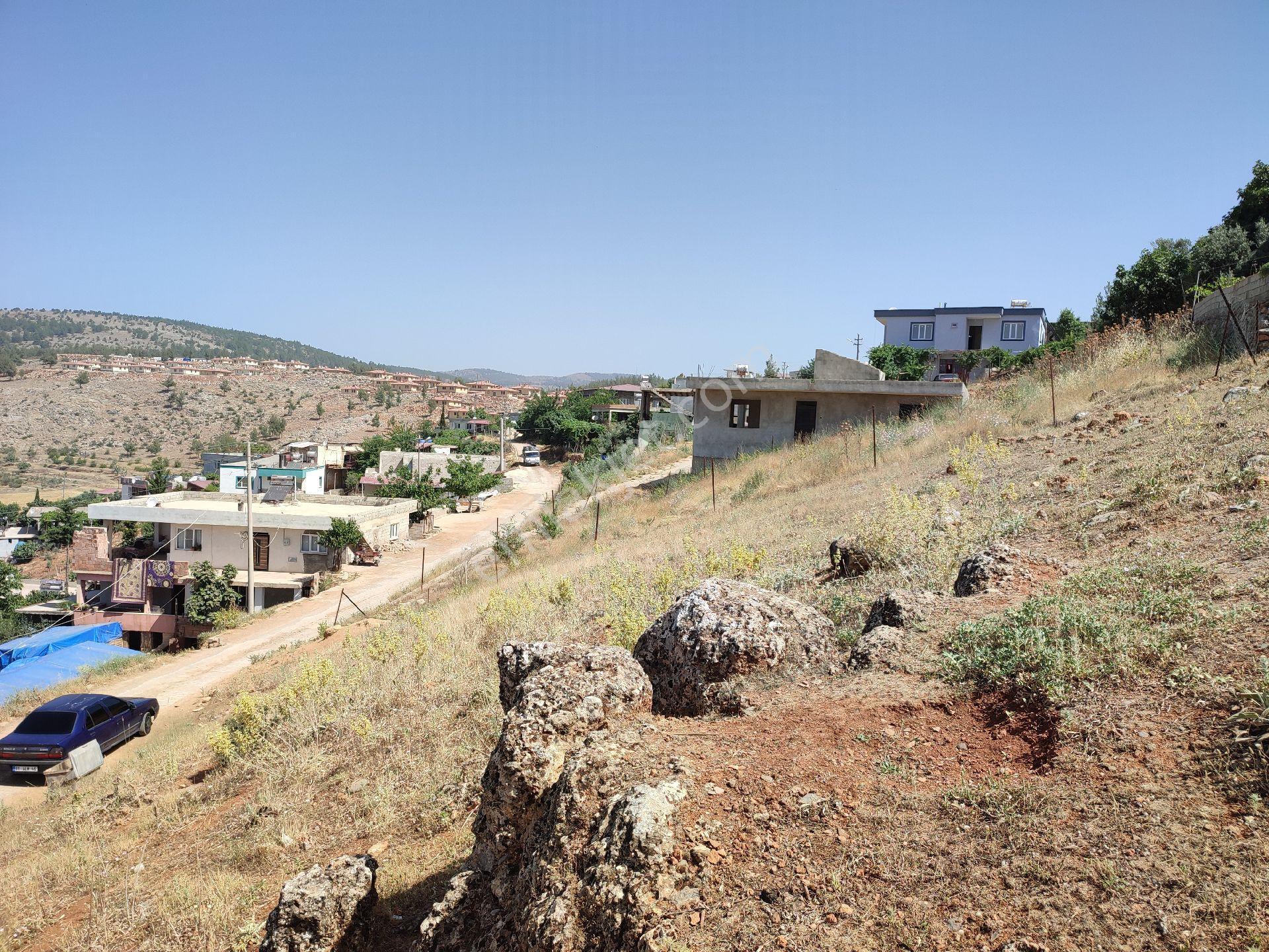 Yıldız Emlaktan Türkoğlu Kılılı Mah Binevlerde Güzel Konumda, Cadde Üzeri Satılık Arsa - Görsel 2