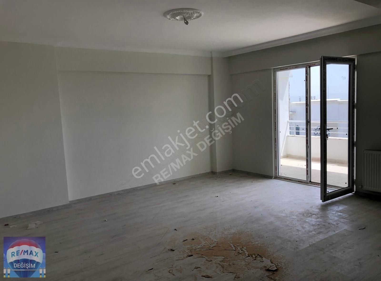 Elazığ Merkez Üniversite Satılık Daire REMAX DEĞİŞİMDEN ZÜBEYDE HANIM CADDESİNDE 3+1 SIFIR DAİRE