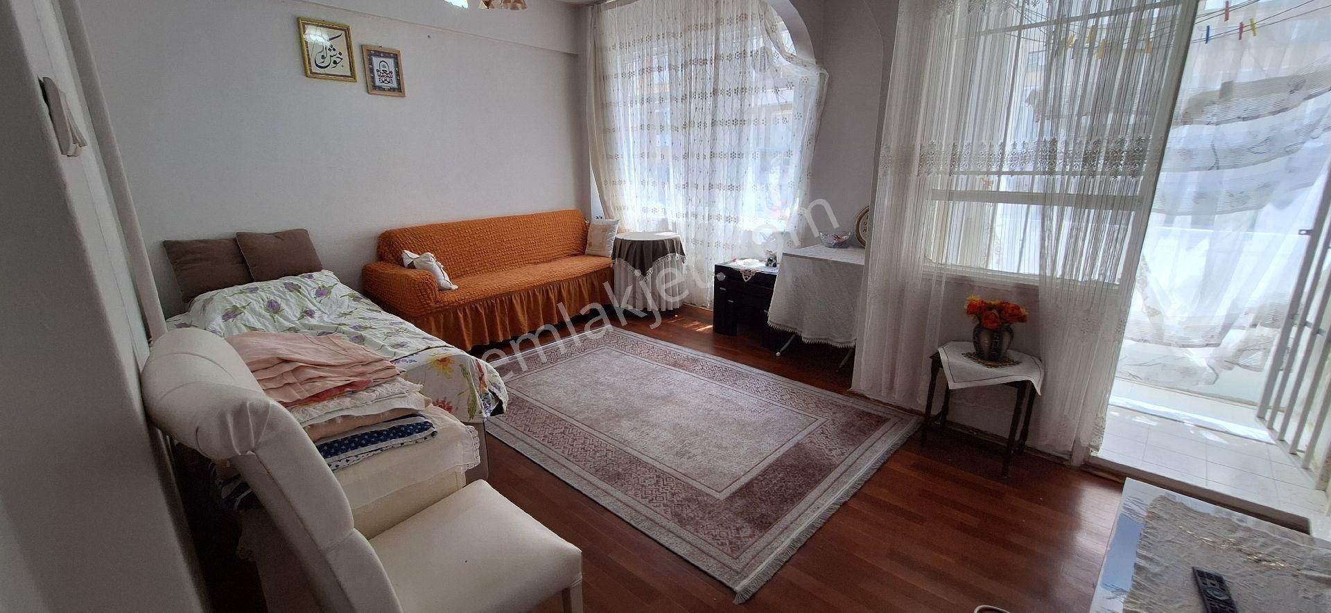 Üsküdar Murat Reis Kiralık Daire EŞYALI 1+1 70 M2 ARA KAT 