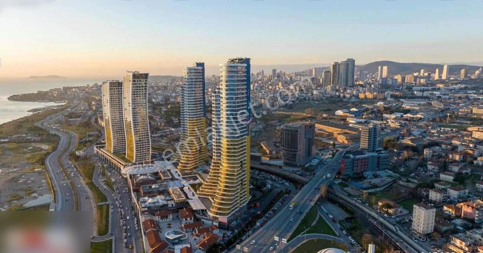 İstanbul Kartal Kiralık Residence KAÇMAZ EMLAKTAN İSTMARİNA GENİŞ TERAS KİRALIK 1+0 SİTE İÇİ CEPHE