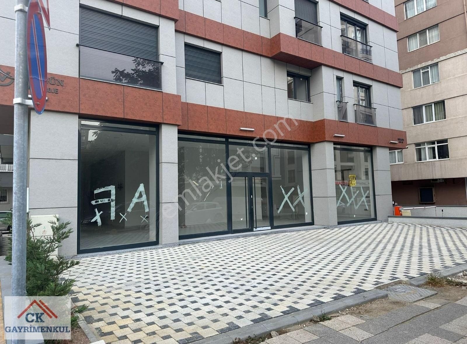 Kadıköy Göztepe Satılık Dükkan & Mağaza  CK'DAN TEK YETKİLİ GÖZTEPE ORTABAHAR SOKAK'DA 290 m2