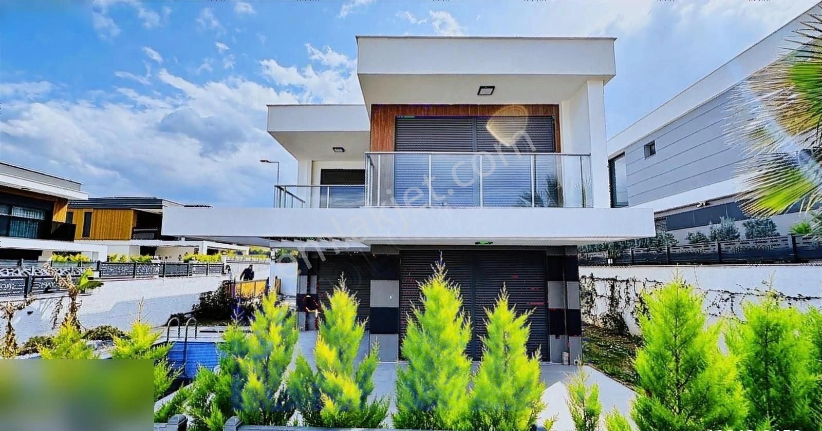 Kuşadası Soğucak Satılık Villa KUŞADASINDA SATILIK ÖZEL HAVUZLU MÜSTAKİL 4+1 KÖŞE KONUM VİLLA