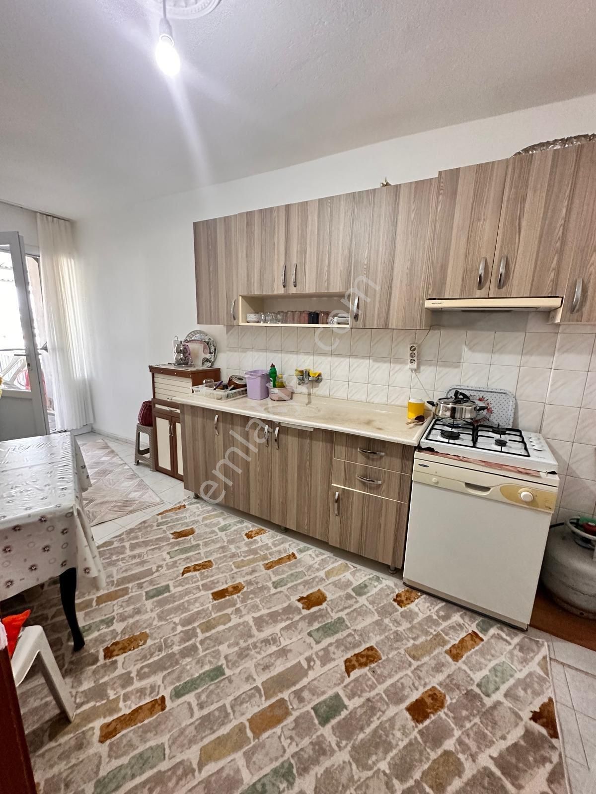 Bergama Kurtuluş Satılık Daire  BERGAMA KURTULUŞ MAHALLESİ 3+1 SATILIK DAİRE