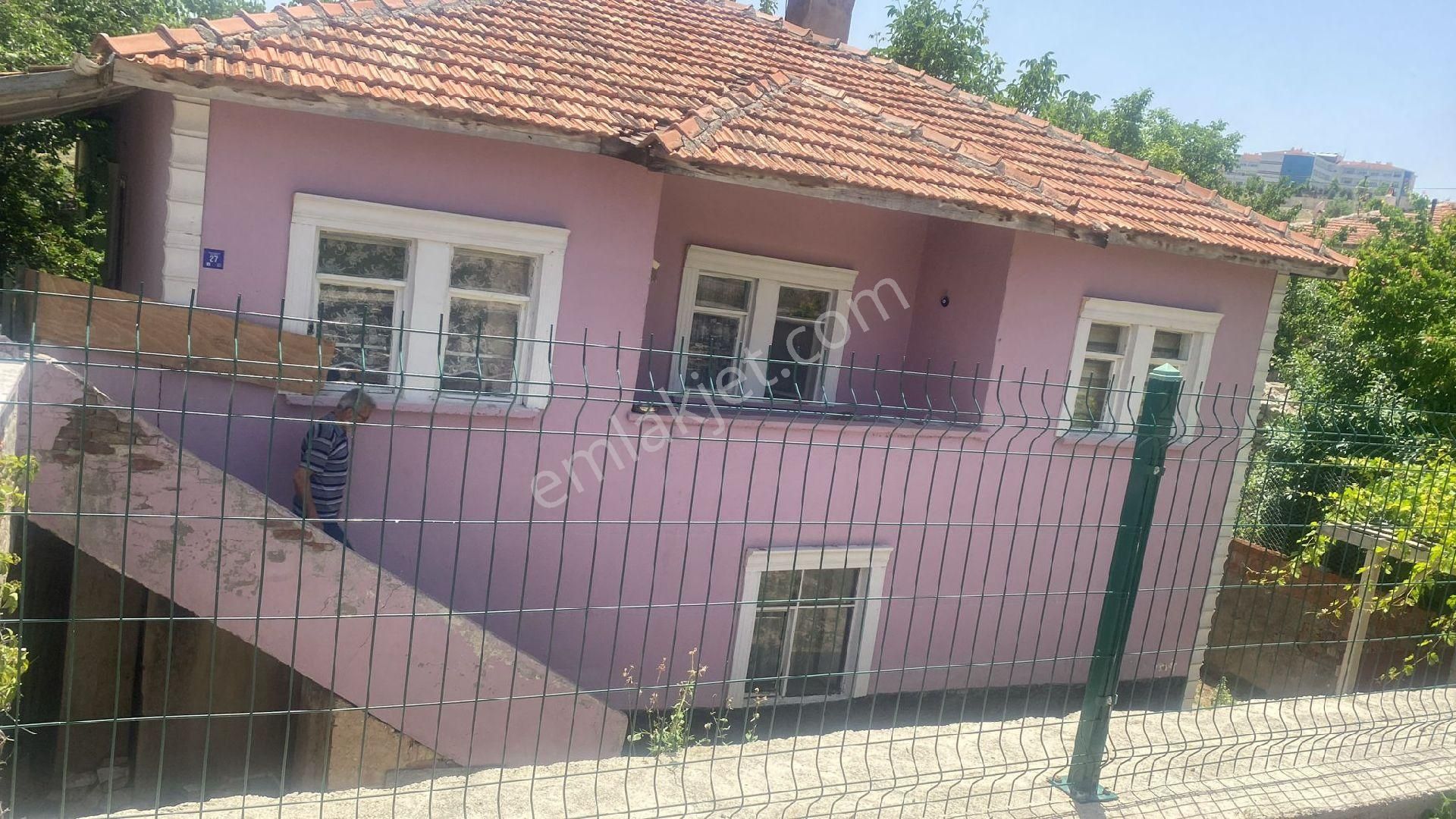Kırşehir Merkez Bağbaşı Satılık Müstakil Ev Bağbaşı'nda müstakil ev