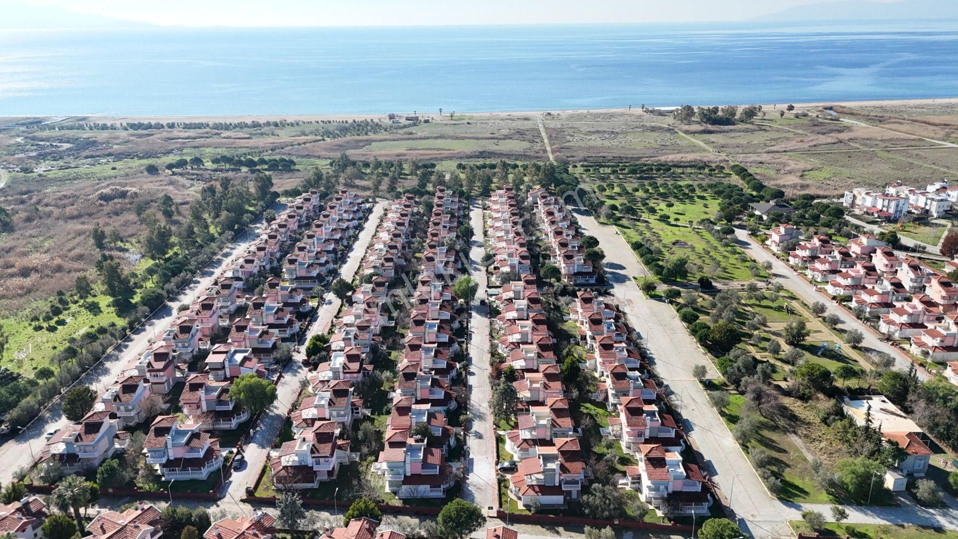 Dikili Salihler Satılık Villa İzmir Dikili Salihleraltı Denize Sıfır Sitede Satılık Villa