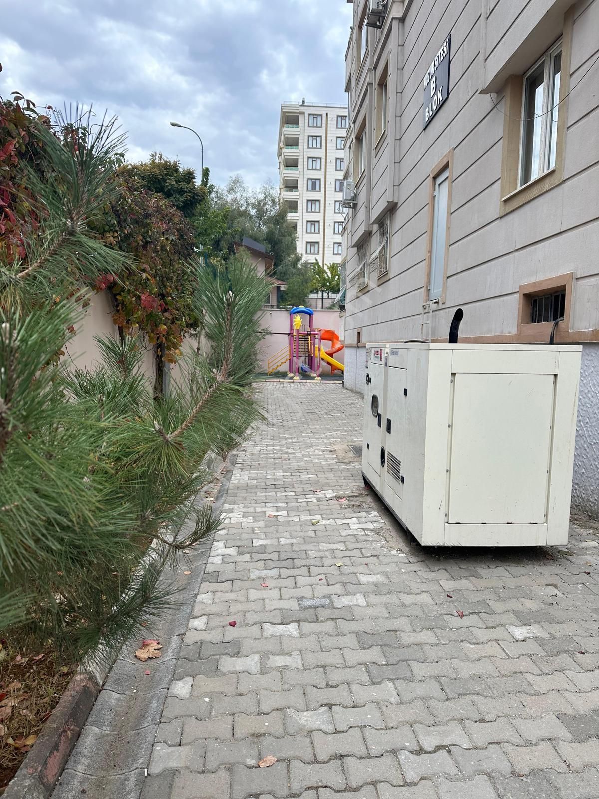 Akpiyerde Huzur Sitesinde Merkezi Konumda Daire - Görsel 3