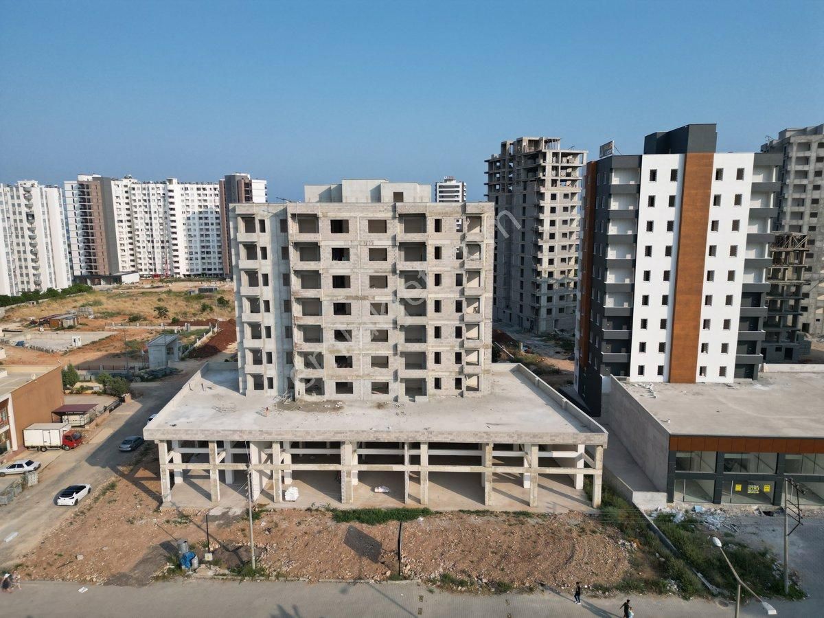 Mezitli Menderes Satılık Daire REMAX TROPİK'TEN TECE MAH. GENİŞ OTURUMLU 2 BALKONLU SIFIR 2+1 DAİRE