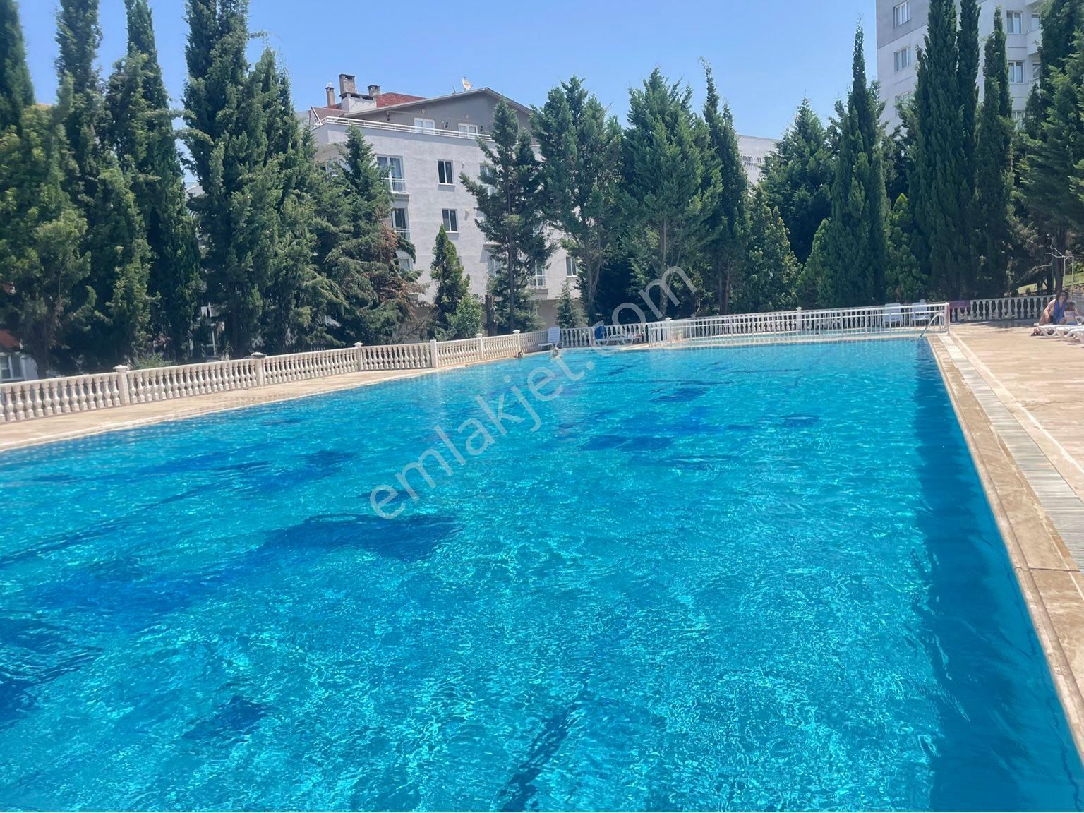 Mudanya Güzelyalı Yalı Satılık Daire Bursa Mudanya Yali Mahallesinde Satilik 3+1 Satilik Yüzme Havuzlu Site İçerisinde Daire