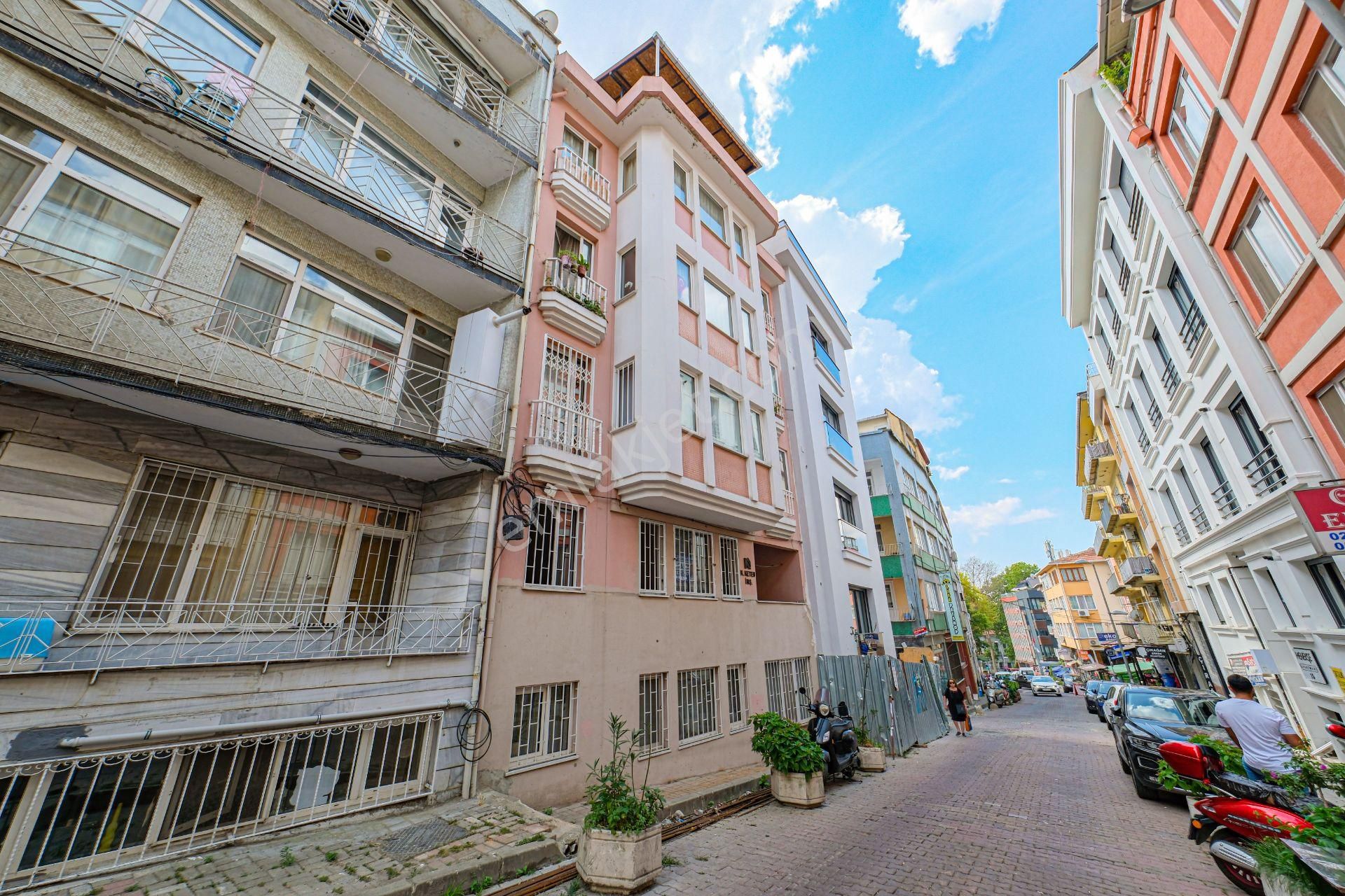 Beşiktaş Yıldız Kiralık Daire Beşiktaş Meydanı, Çırağan Caddesi ve Yıldız Parkına yakın 2+1 işyerine uygun daire