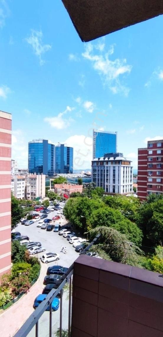 Beşiktaş Nisbetiye Kiralık Daire Akmerkez Karşısı Belediye Sitesi'nde Eşyalı 2+1 Kiralık Daire