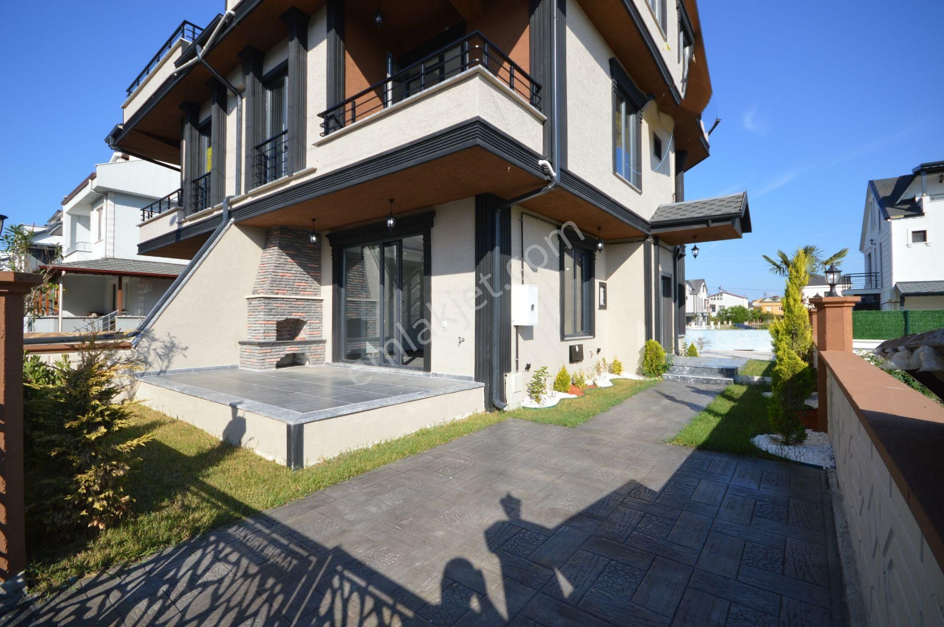 Kocaali Yalı Satılık Villa  SAKARYA KOCAALİ DE MÜSTAKİL BAHÇELİ 4+1 SIFIR VİLLA