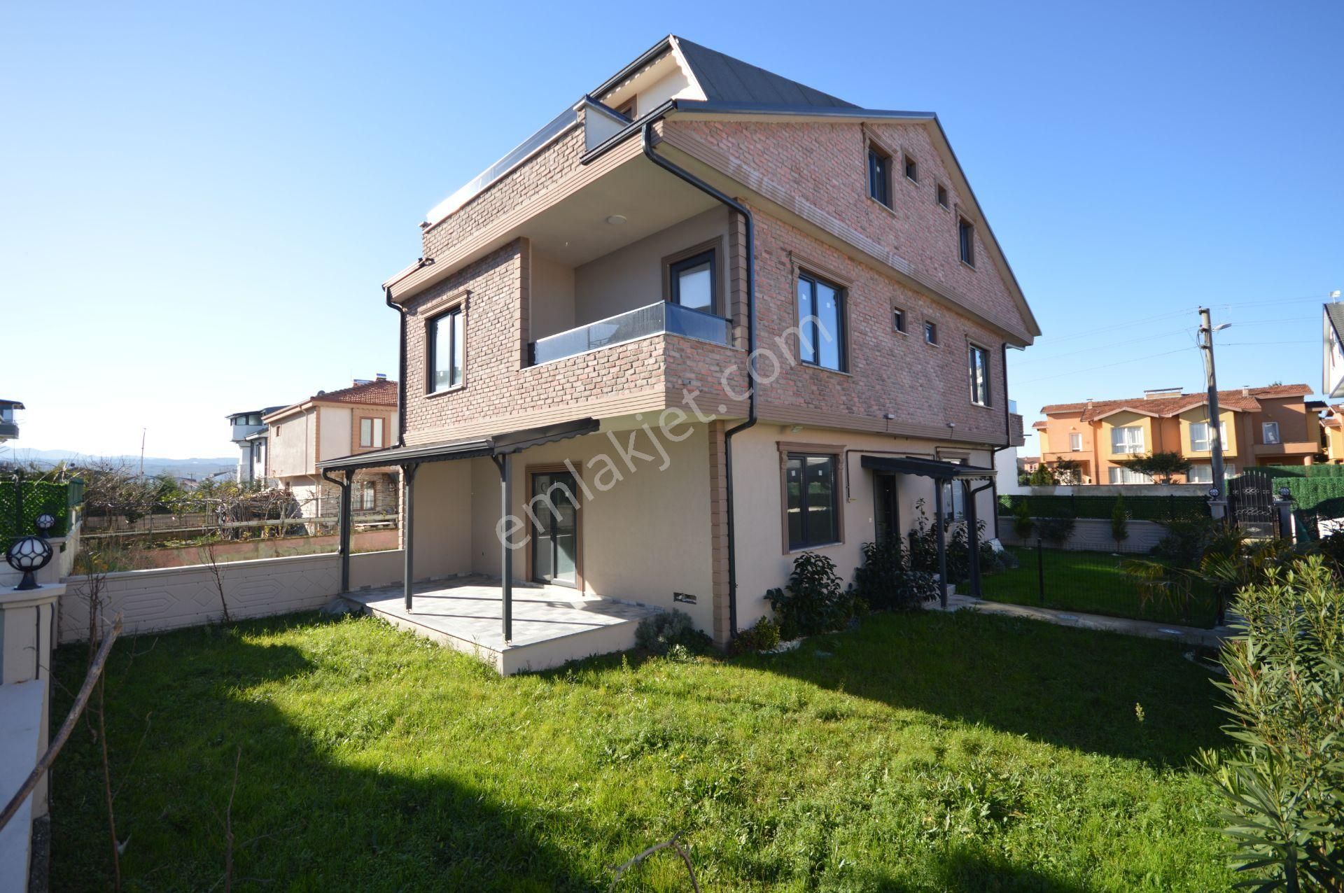 Kocaali Yalı Satılık Villa  SAKARYA KOCAALİ DE MÜSTAKİL BAHÇELİ 4+1 SIFIR VİLLA