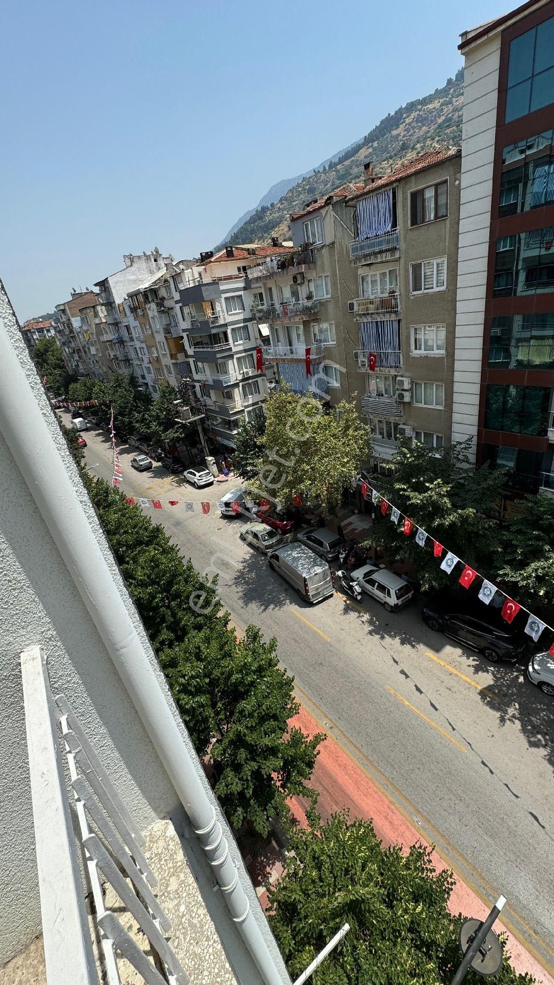 Şehzadeler İbrahimçelebi Satılık Daire Manisa Şehzadeler İbrahimçelebi Mah. Satılık Cadde Üzerinde Asansörlü 3+1 Arakat