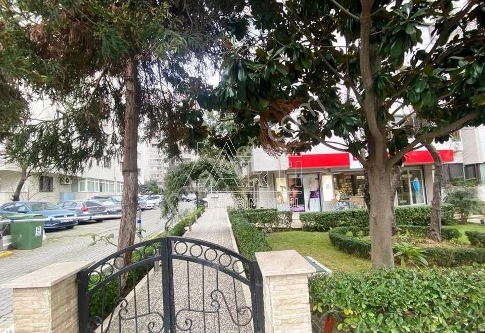 Kadıköy 19 Mayıs Kiralık Daire Taniş Sitesinde Balkonlu Teraslı 180 m2 Kiralık Dubleks Daire