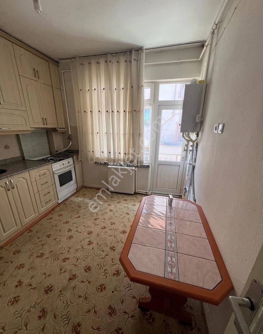 Burdur Merkez Burç Kiralık Daire Merkezi konumda eşyalı 3+1 kiralık daire