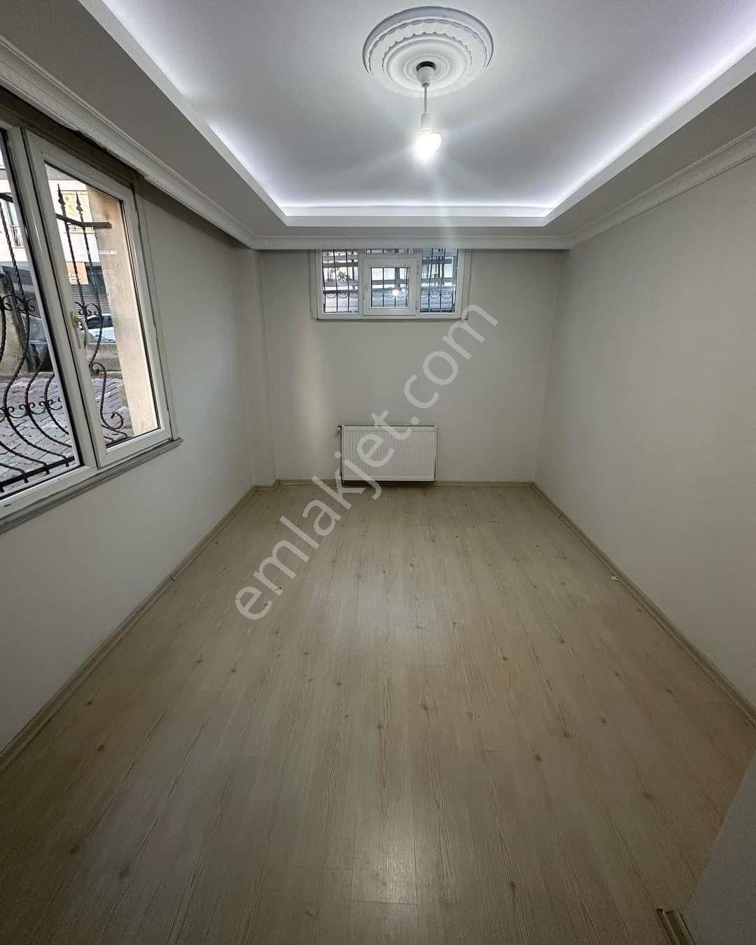 Başakşehir Altınşehir Satılık Daire 2+1 bahçe katı 88m2 bahçe kullanım alanına sahip caddenin dibi osmanli caddesi