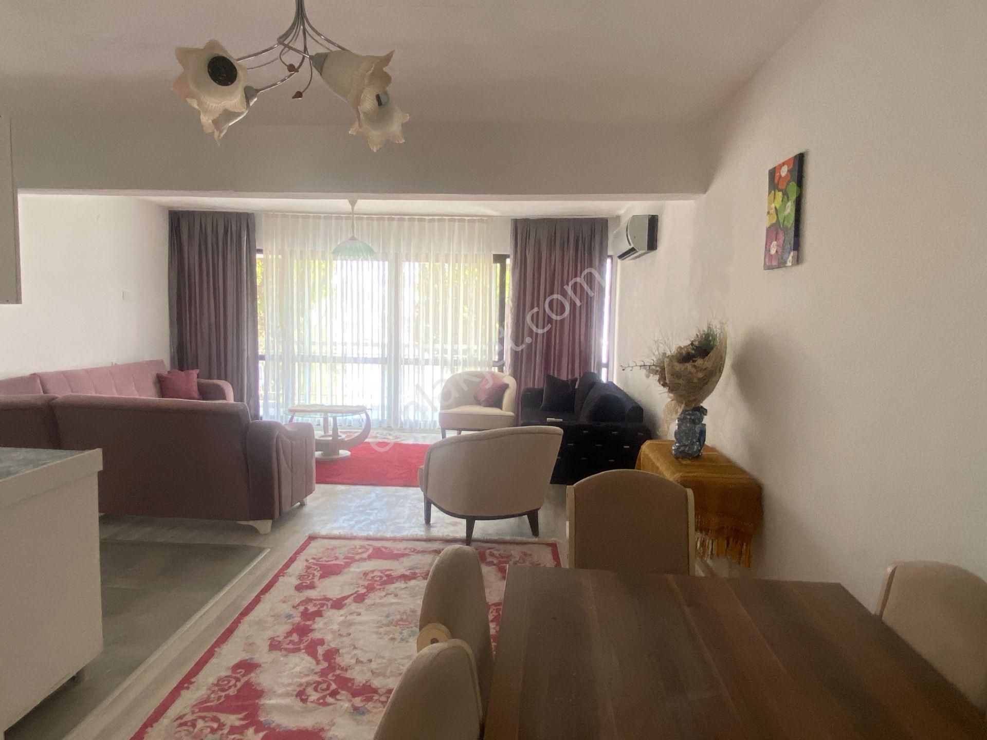 Kuşadası İkiçeşmelik Satılık Daire ÖNÜ AÇIK MERKEZDE SATILIK 2+1 DAİRE